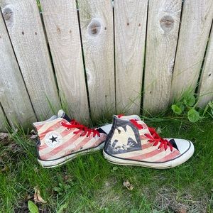 Old fashioned American flag  Converse All Stars